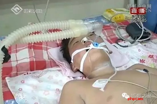 劉少攀今年12歲，魏縣人，得了格林巴利綜合征，在邯鄲市第一醫(yī)院兒科急診救治，每天需要一萬多的費(fèi)用，這對(duì)一個(gè)年收入不到兩萬元，而且還要撫養(yǎng)三個(gè)孩子的家庭來說，實(shí)在負(fù)擔(dān)不起，目前小少攀還沒有脫離危險(xiǎn)期，生命垂危，希望有愛心人士能幫幫他，小少攀父親的電話:15231093608